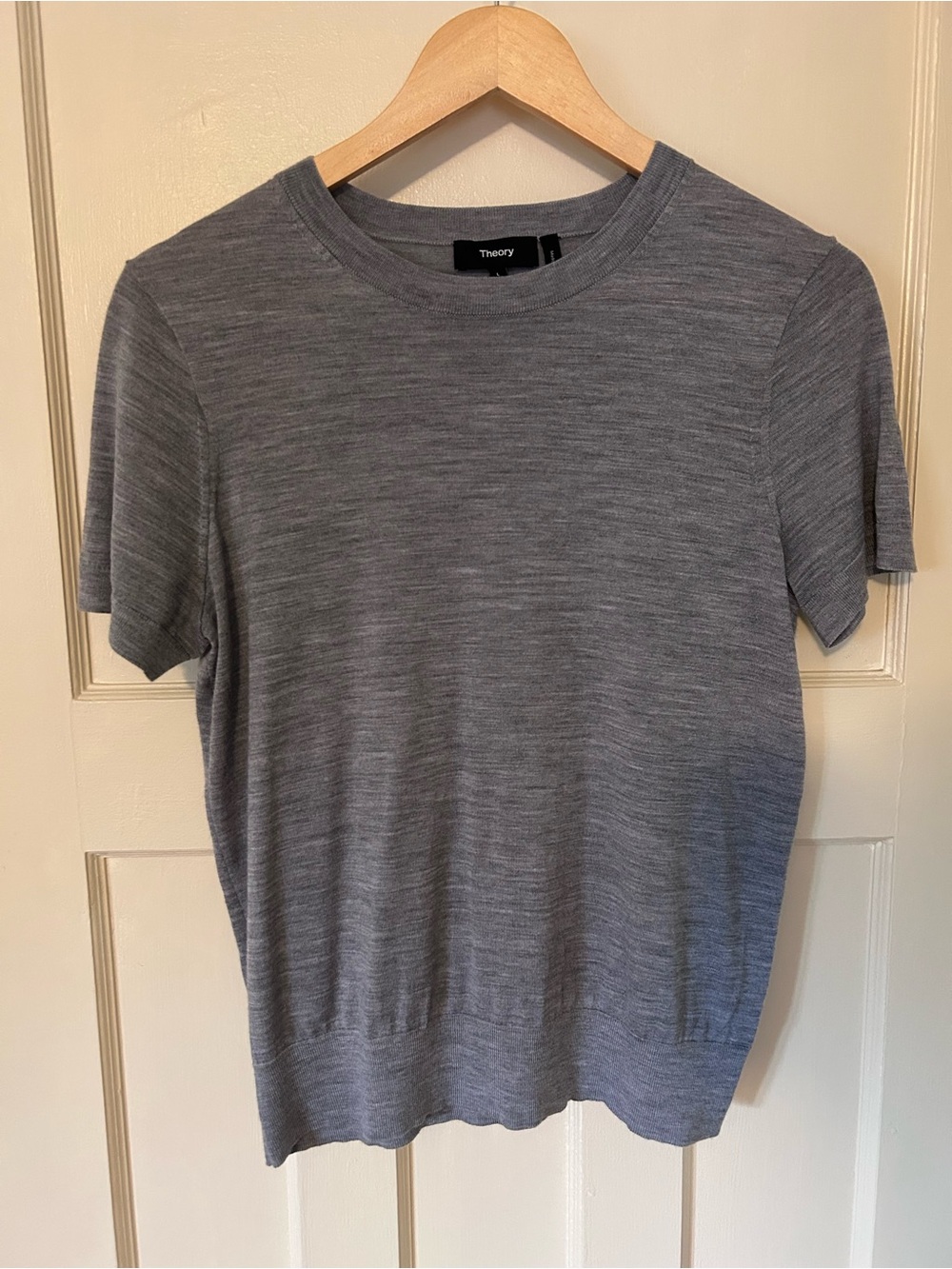 Theory Merino Wool Short Sleeve Crew Neck Top – Heather Gray – Size Large